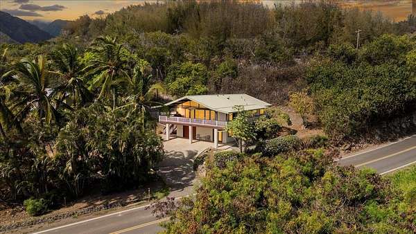 0.9 Acres of Residential Land for Sale in Wailuku, Hawaii