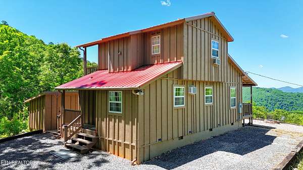 7.83 Acres of Land with Home for Sale in Del Rio, Tennessee