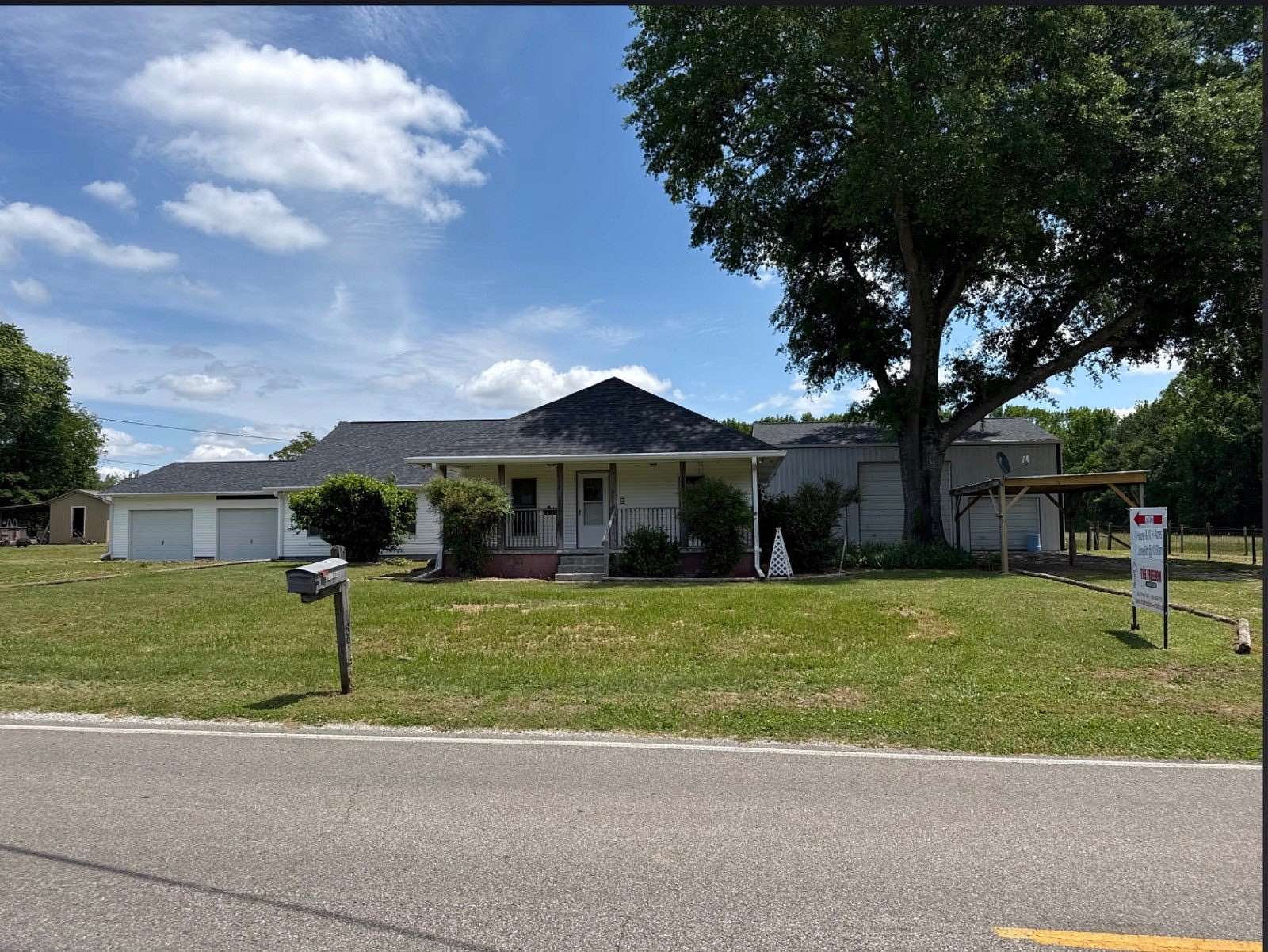 10 Acres of Land with Home for Sale in Athens, Alabama