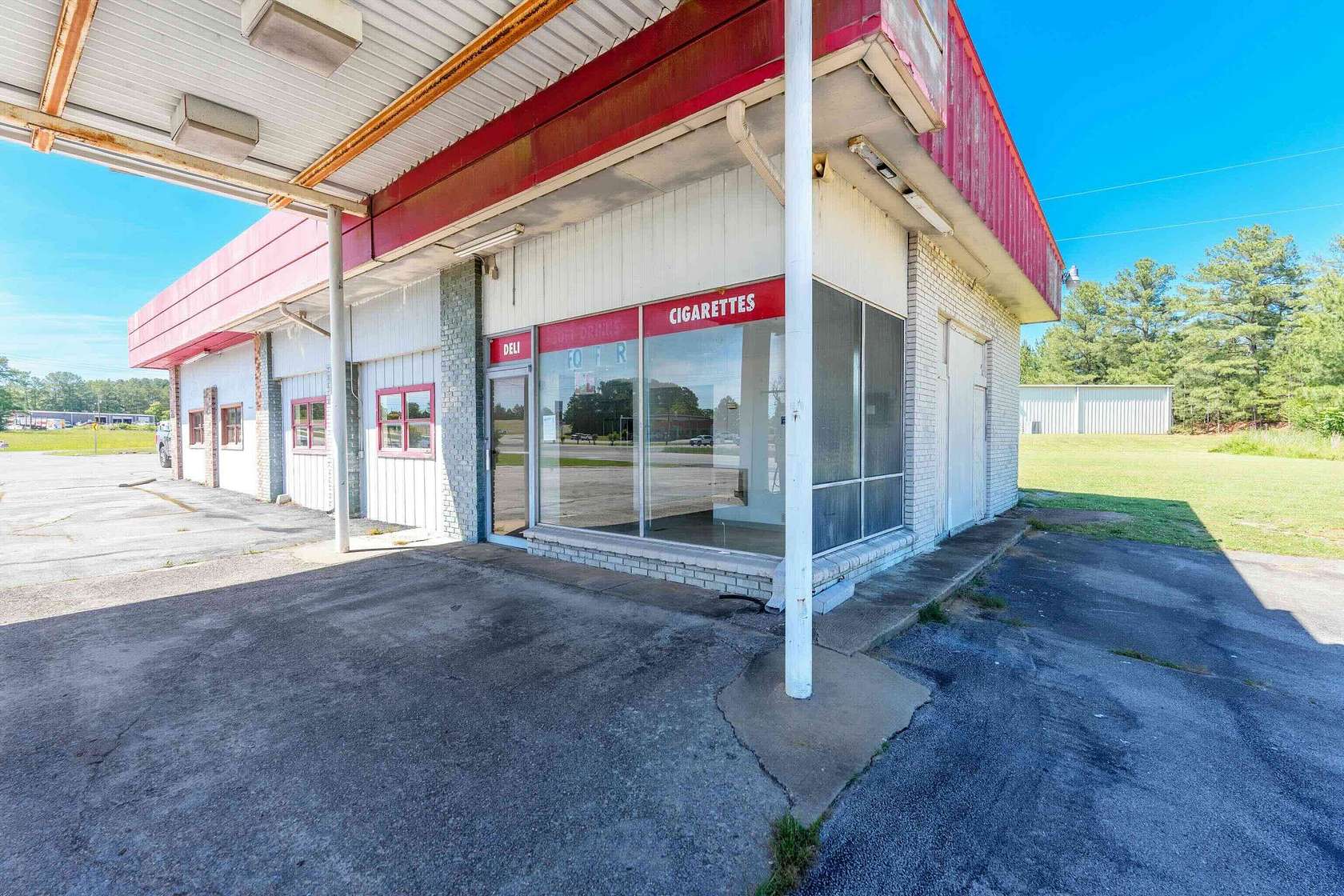 2 Acres of Commercial Land for Sale in Town Creek, Alabama