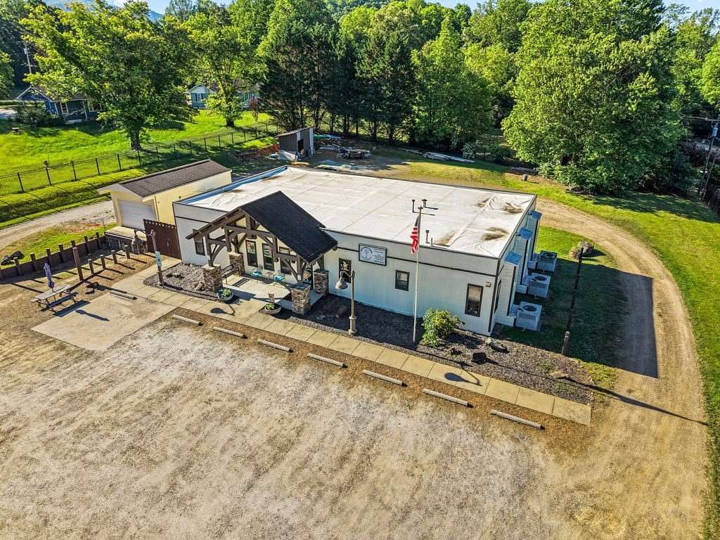 1.64 Acres of Improved Commercial Land for Sale in Franklin, North Carolina