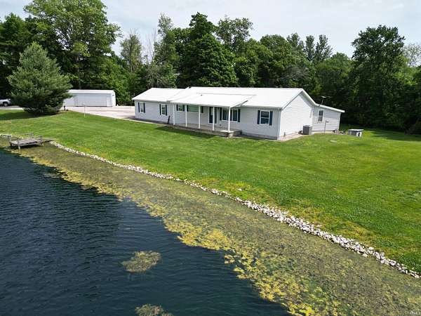 13.3 Acres of Land with Home for Sale in Petersburg, Indiana