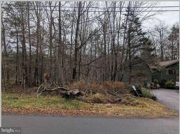 0.39 Acres of Residential Land for Sale in Lake Ariel, Pennsylvania