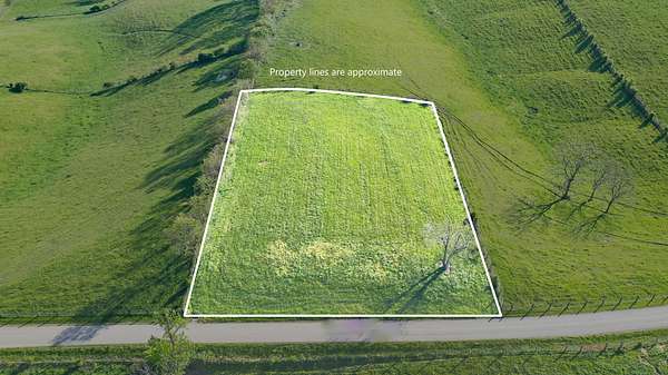 1 Acre of Residential Land for Sale in Paris, Kentucky