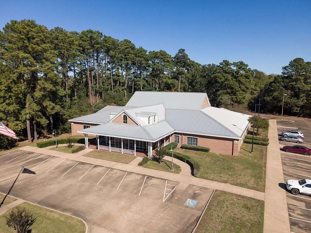 4 Acres of Improved Commercial Land for Sale in Crockett, Texas