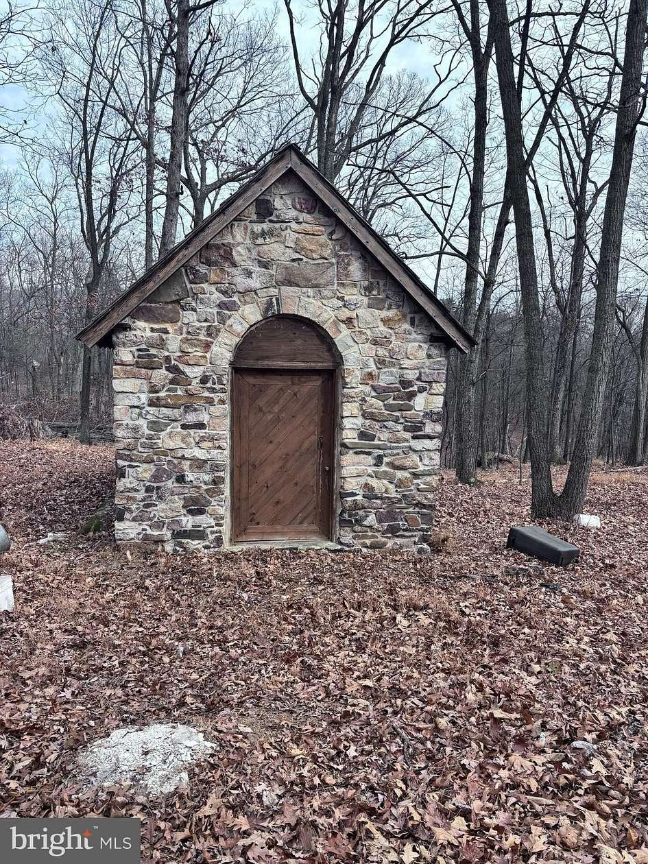 5 Acres of Land for Sale in Winchester, Virginia