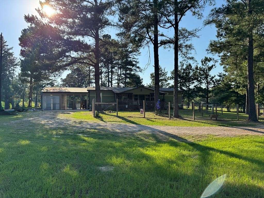 6 Acres of Land with Home for Sale in Alto, Texas