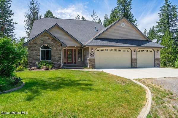 6 Acres of Land with Home for Sale in Pinehurst, Idaho