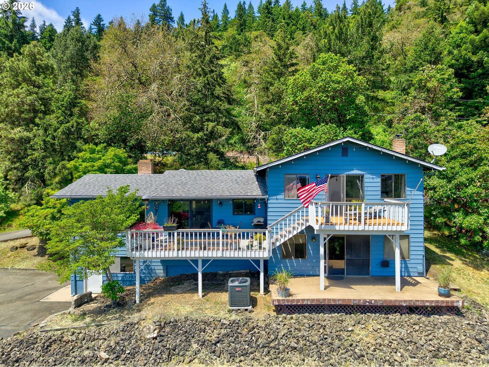 2.2 Acres of Land with Home for Sale in Roseburg, Oregon
