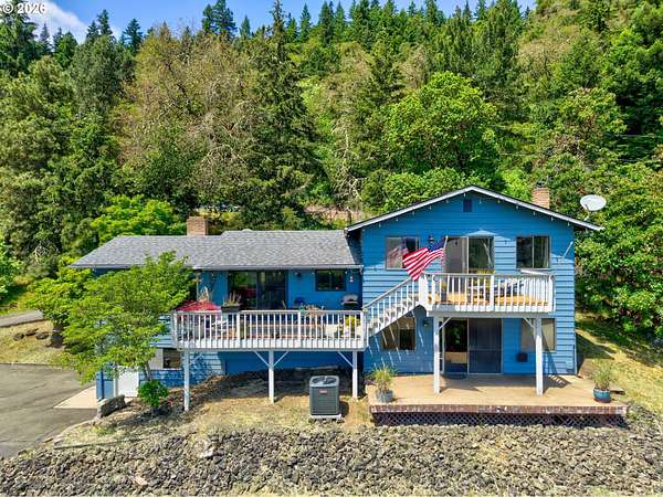 2.2 Acres of Land with Home for Sale in Roseburg, Oregon