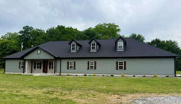5.5 Acres of Land with Home for Sale in Batesville, Arkansas