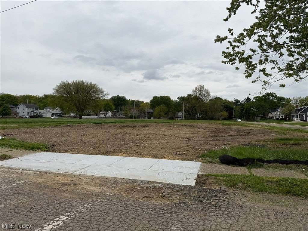 4.74 Acres of Residential Land for Auction in Massillon, Ohio