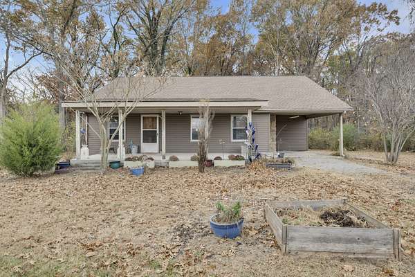 7 Acres of Land with Home for Sale in Murfreesboro, Tennessee
