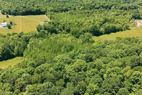 7 Acres of Residential Land for Sale in Sparta, Tennessee