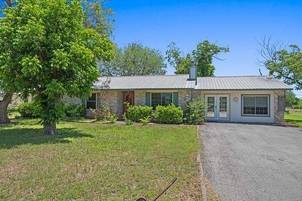 1.5 Acres of Land with Home for Sale in Marion, Texas