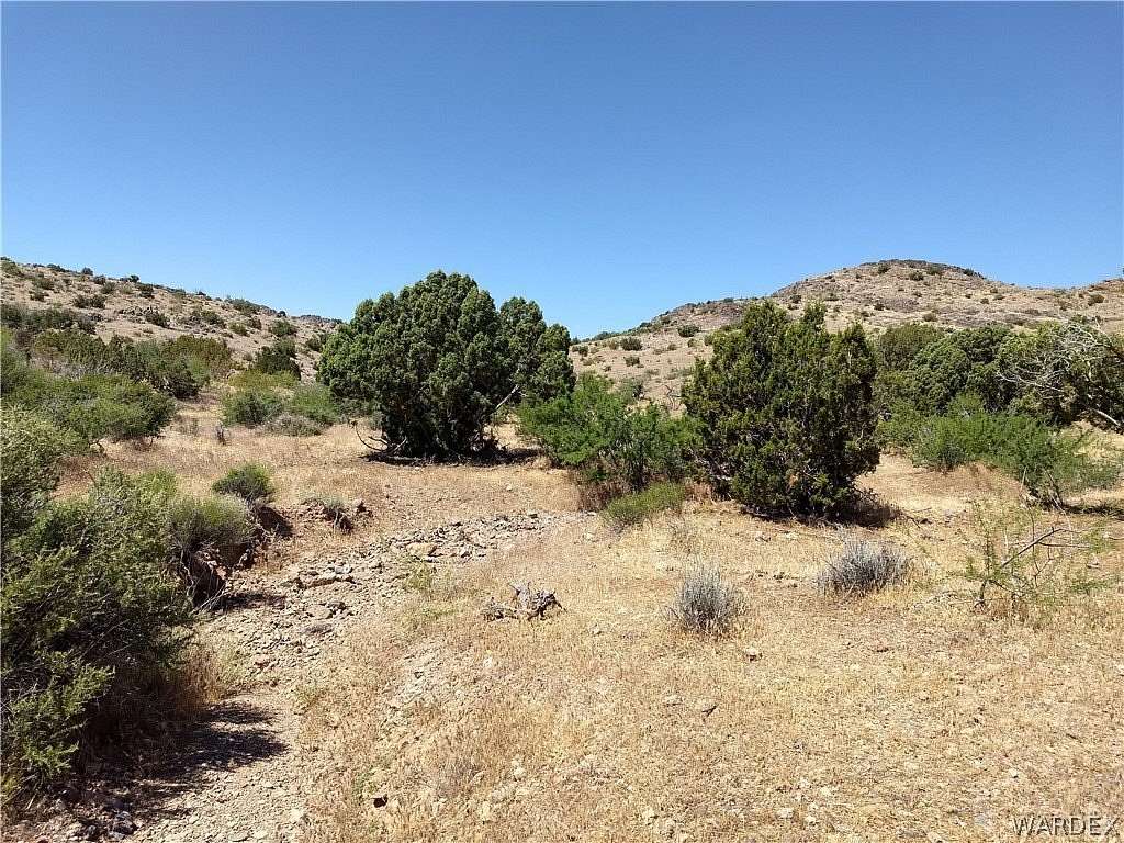 3.36 Acres of Residential Land for Sale in Golden Valley, Arizona