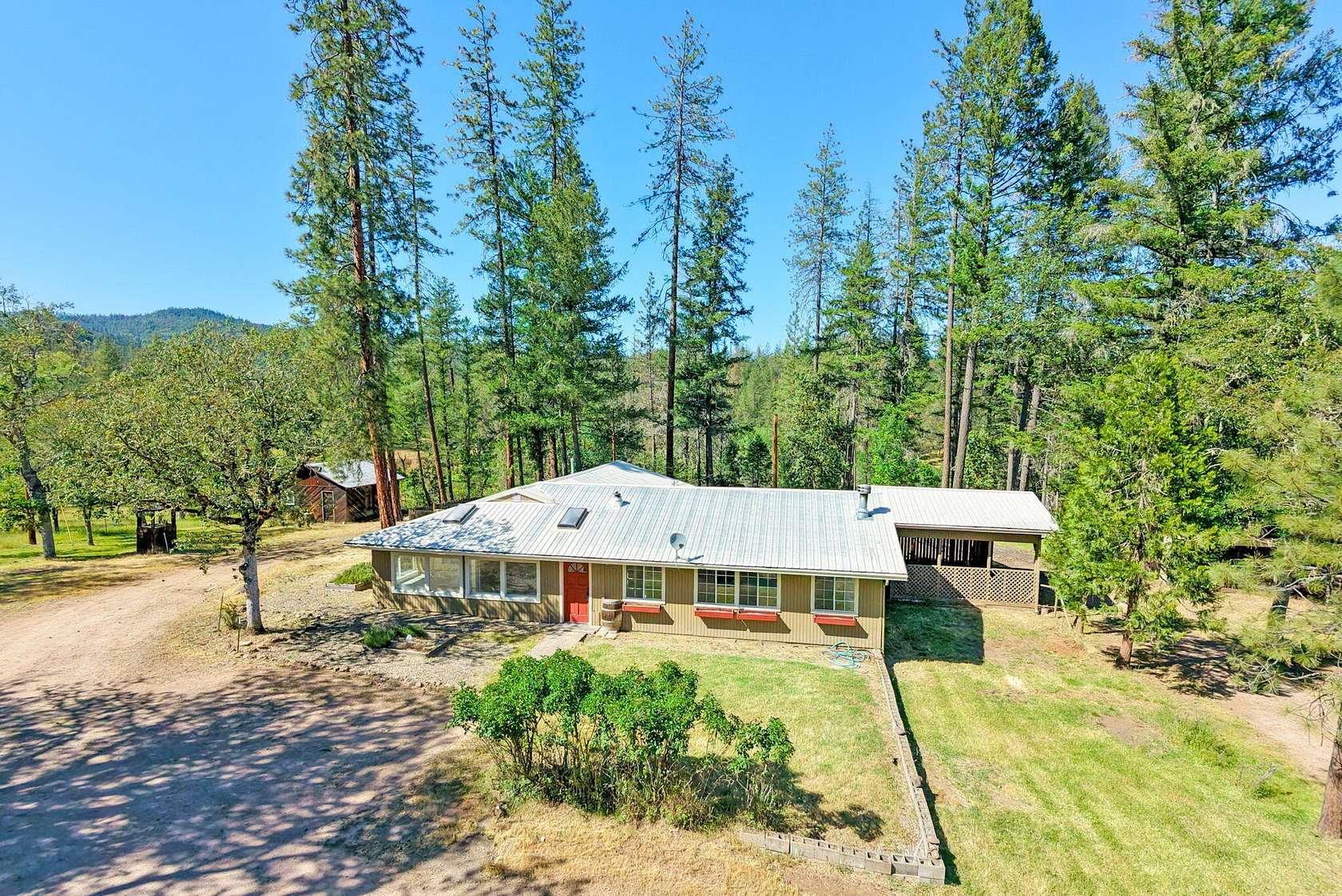 7 Acres of Land with Home for Sale in Eagle Point, Oregon