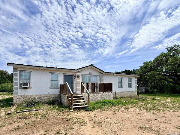 2 Acres of Land with Home for Lease in Lakehills, Texas