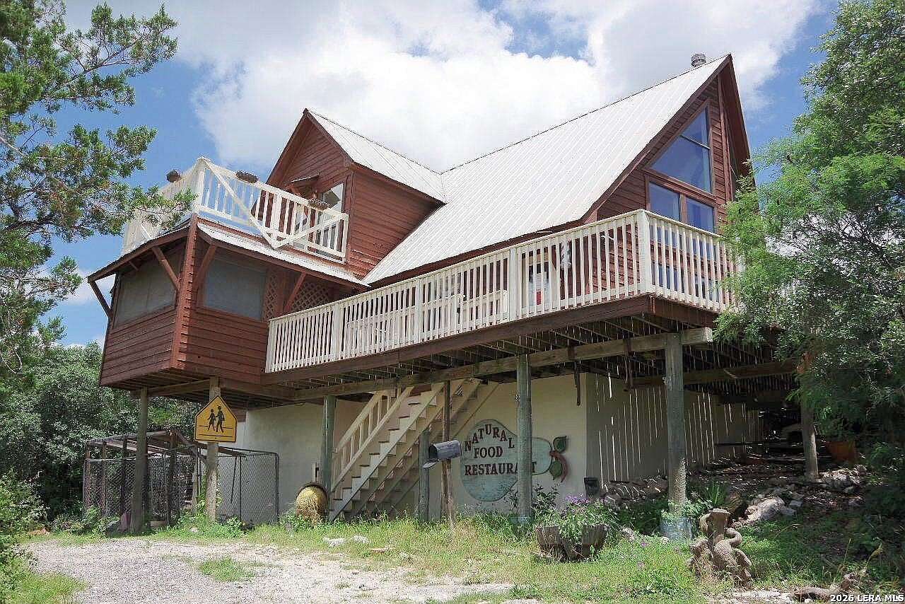 10 Acres of Improved Residential Land for Sale in Hondo, Texas
