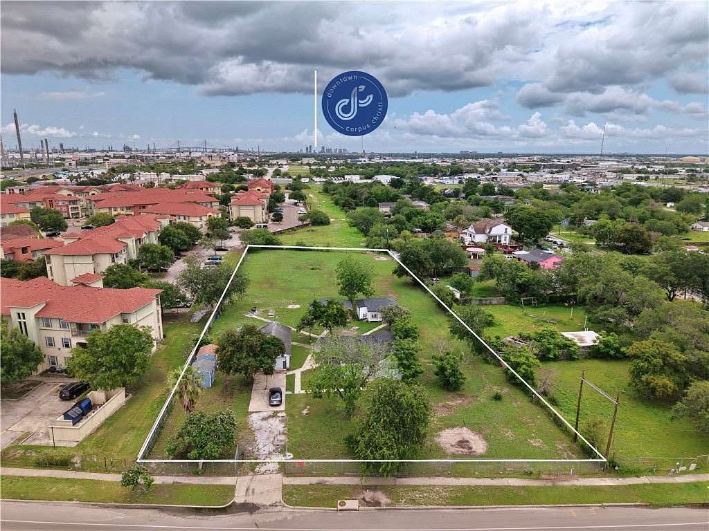 1.5 Acres of Improved Mixed-Use Land for Sale in Corpus Christi, Texas