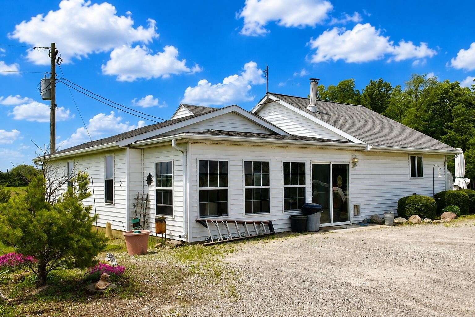 32 Acres of Land with Home for Sale in Rockford, Ohio