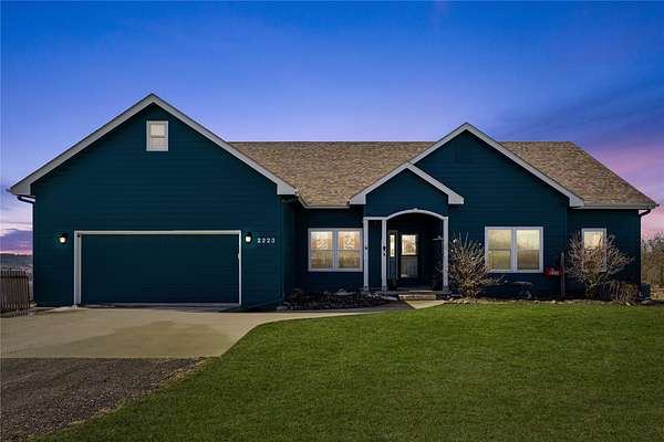 4.6 Acres of Land with Home for Sale in Winterset, Iowa