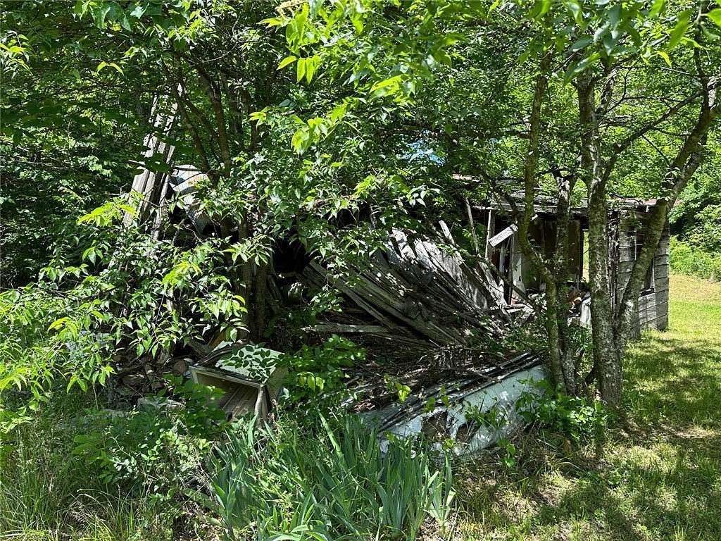 4.77 Acres of Improved Residential Land for Sale in Pyatt, Arkansas