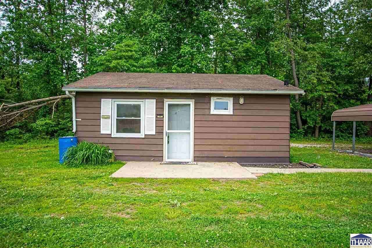 9.5 Acres of Land with Home for Sale in West Terre Haute, Indiana