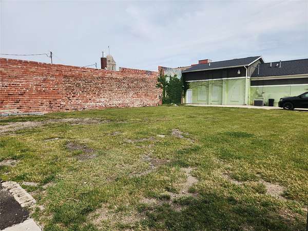 0.1 Acres of Residential Land for Sale in Newton, Iowa