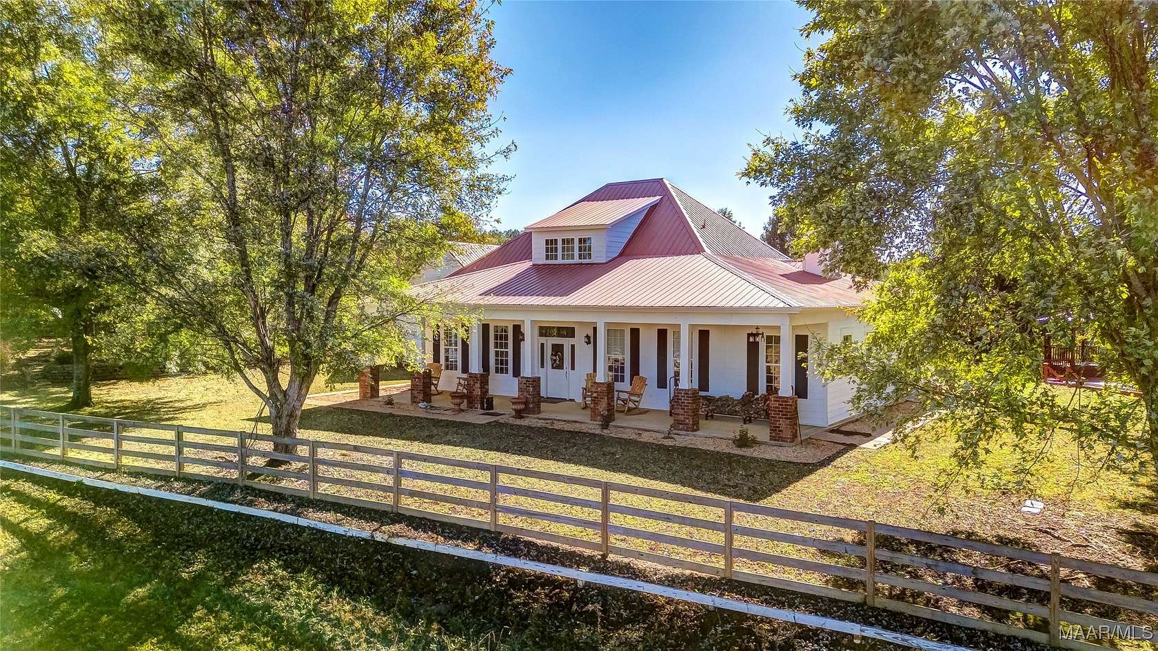 38.6 Acres of Land with Home for Sale in Sylacauga, Alabama