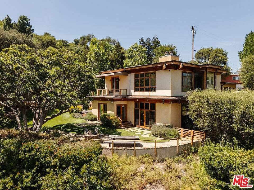 3 Acres of Land with Home for Sale in Topanga, California