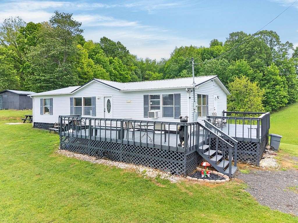 2.5 Acres of Land with Home for Sale in Rural Retreat, Virginia