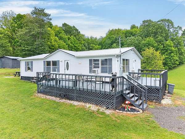 2.5 Acres of Land with Home for Sale in Rural Retreat, Virginia