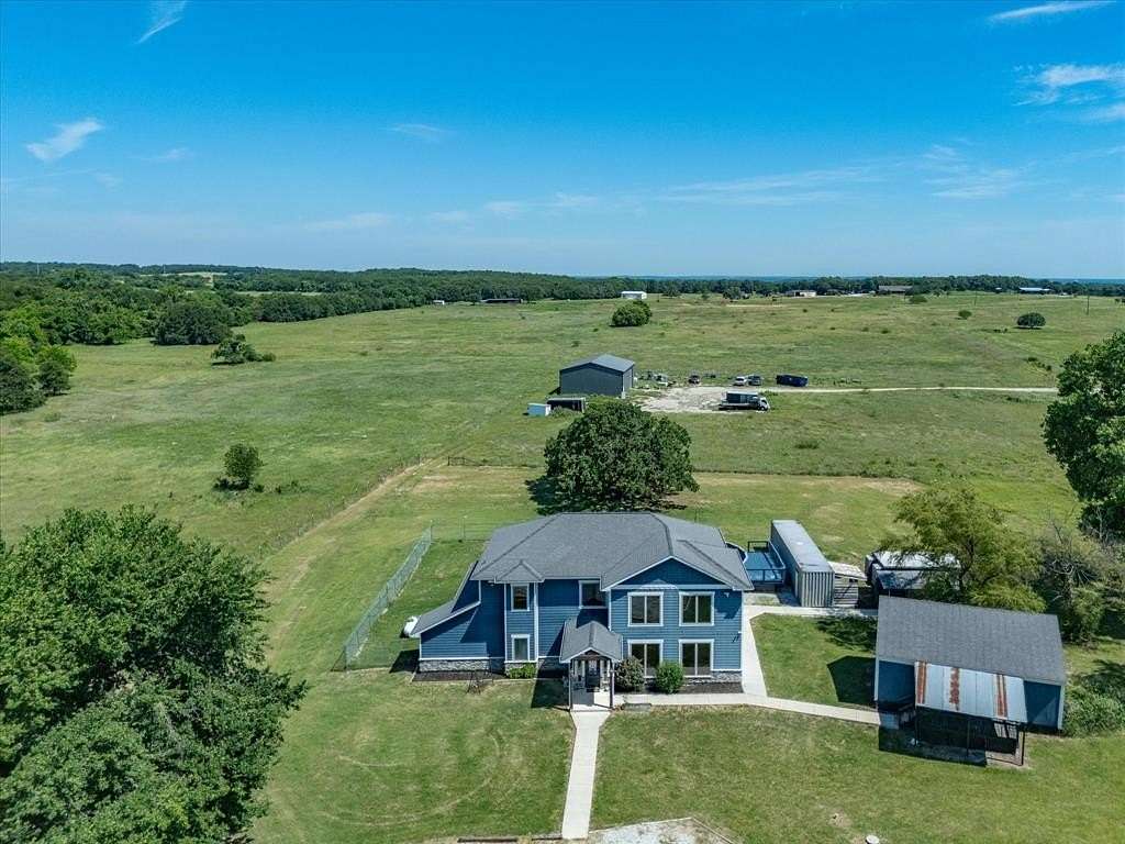 5.27 Acres of Land with Home for Sale in Sunset, Texas