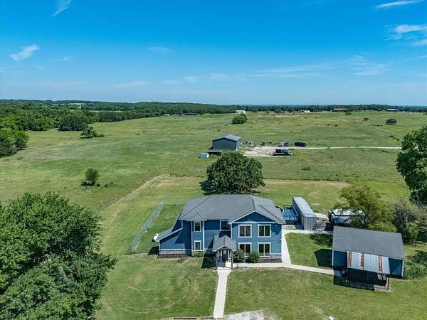 5.27 Acres of Land with Home for Sale in Sunset, Texas
