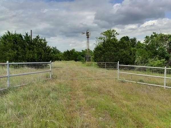 41.5 Acres of Agricultural & Residential Land for Sale in Meridian, Texas