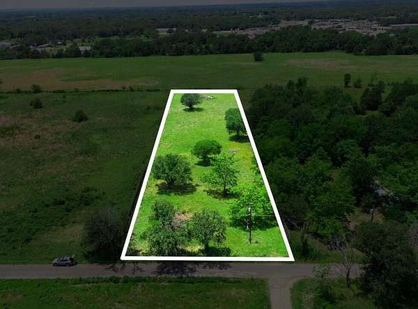 2 Acres of Residential Land for Sale in Seven Points, Texas