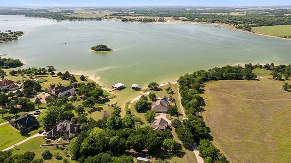 2 Acres of Land with Home for Sale in Waxahachie, Texas