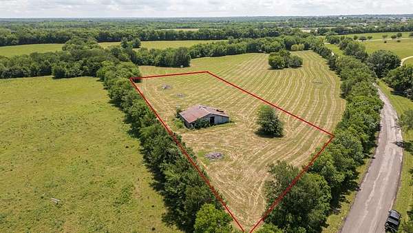 2 Acres of Commercial Land for Sale in Paris, Texas