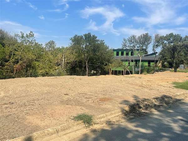 0.69 Acres of Residential Land for Sale in Arlington, Texas