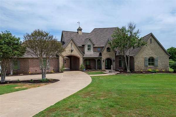 2.23 Acres of Land with Home for Sale in Copper Canyon, Texas