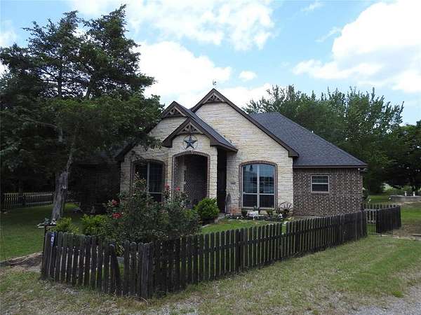 2 Acres of Land with Home for Sale in Savoy, Texas