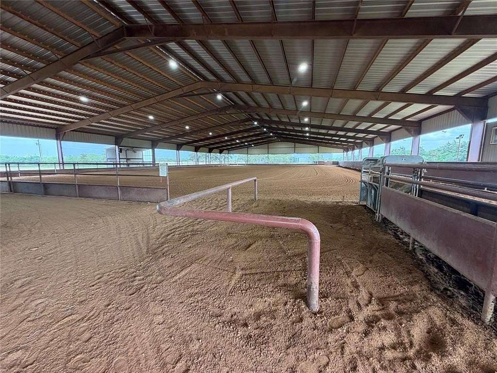 51.2 Acres of Land with Home for Sale in Whitesboro, Texas