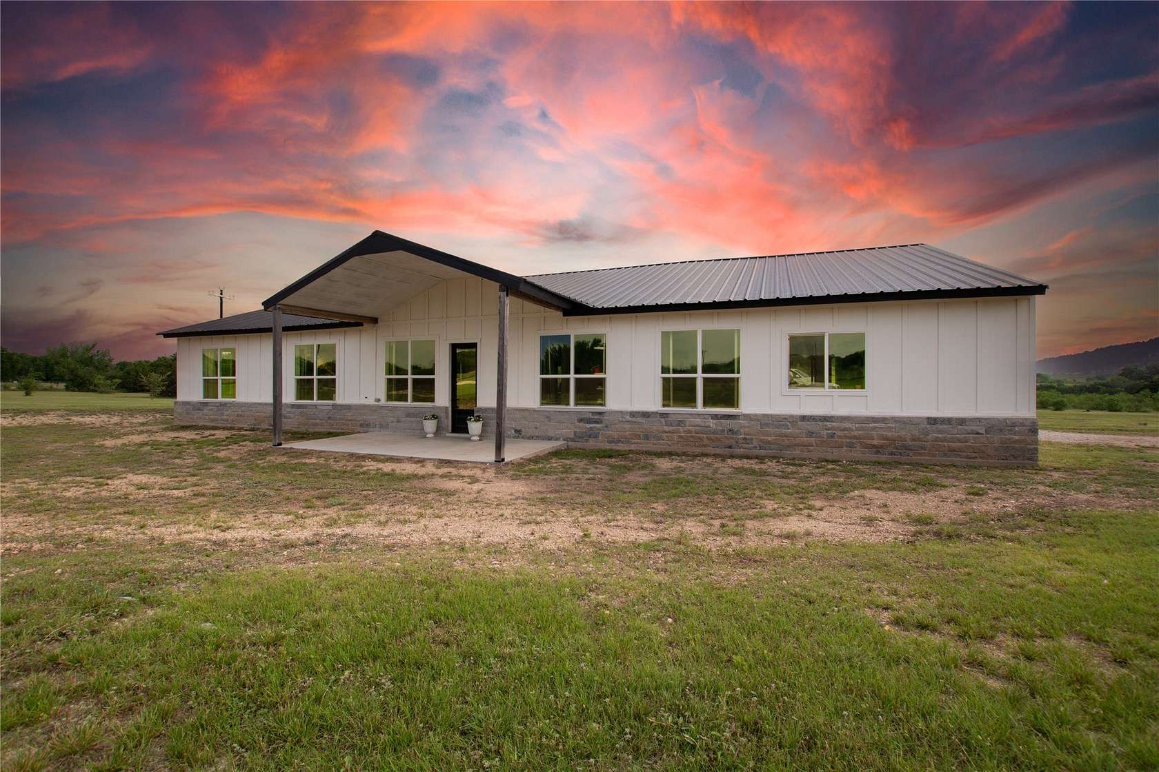 14.8 Acres of Land with Home for Sale in Lampasas, Texas