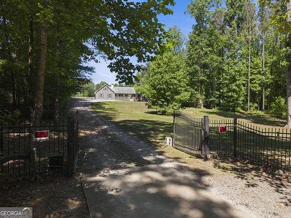 4 Acres of Land with Home for Sale in Fayetteville, Georgia