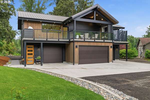 10.8 Acres of Land with Home for Sale in Damascus, Oregon