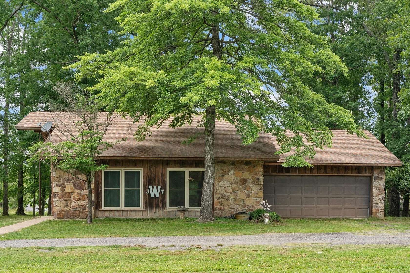 20 Acres of Land with Home for Sale in Jefferson, Arkansas