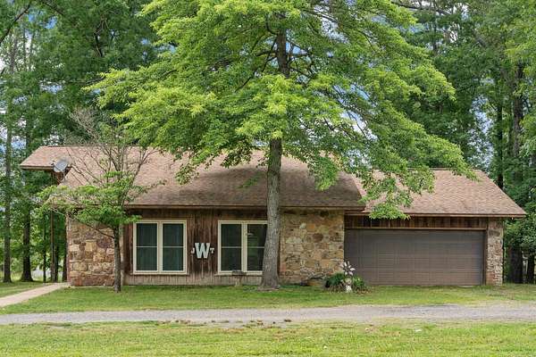 20 Acres of Land with Home for Sale in Jefferson, Arkansas