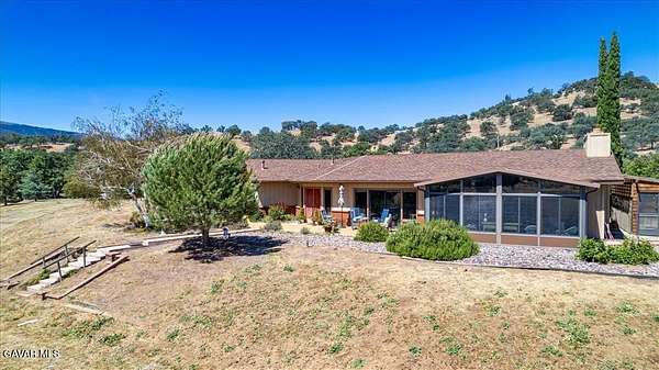 4.4 Acres of Land with Home for Sale in Tehachapi, California