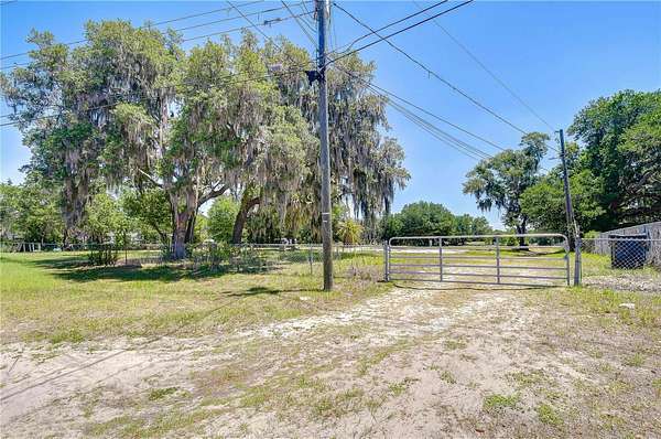 2.3 Acres of Residential Land for Sale in Plant City, Florida